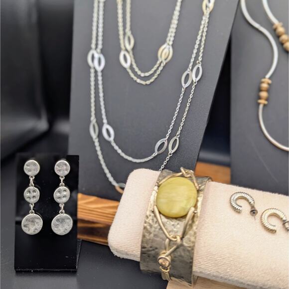 Mixed Metal Boho Chic Jewelry Set – 11 Pieces | Lizzy James, Kenneth Cole & More - Picture 4 of 7